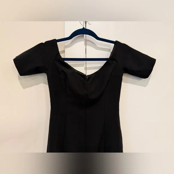 cinq sept birch off the shoulder dress Emilia Wickstead Birch Cinq A Sept Birch Off The Shoulder Dress Monse Asymmetrical Off The Shoulder
